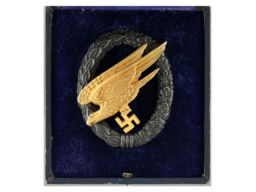 World War II German Luftwaffe Paratrooper Bade with Case