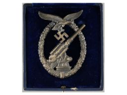 Junker Marked Luftwaffe Anti-Aircraft Gunnery Badge with Case