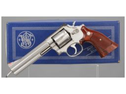 Early Smith & Wesson Model 686 Double Action Revolver with Box