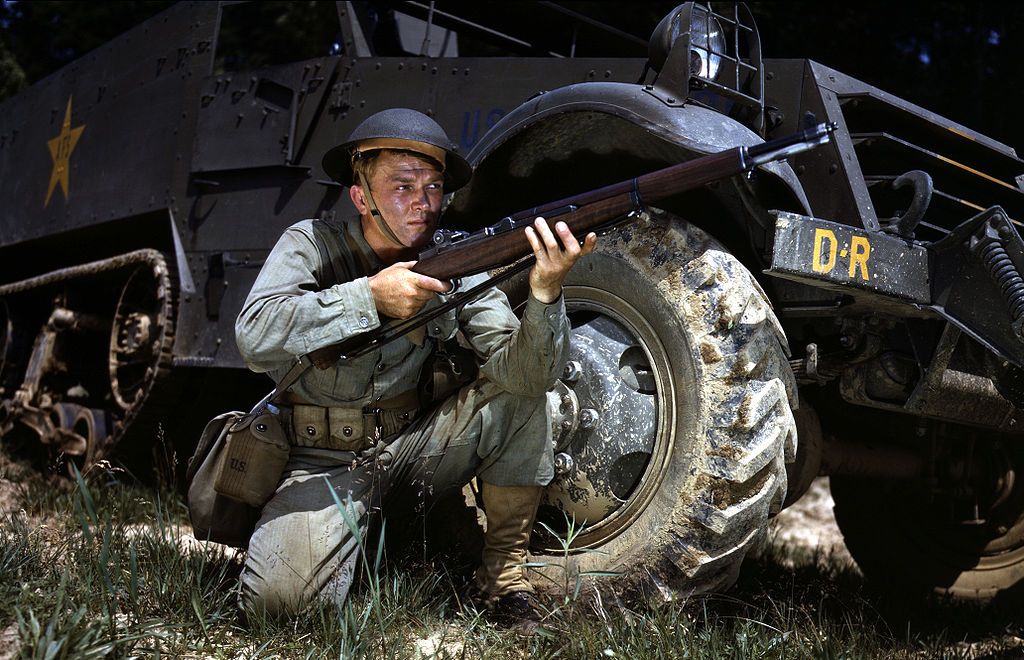 Infantryman in 1942 with M1 Garand Fort_Knox, KY