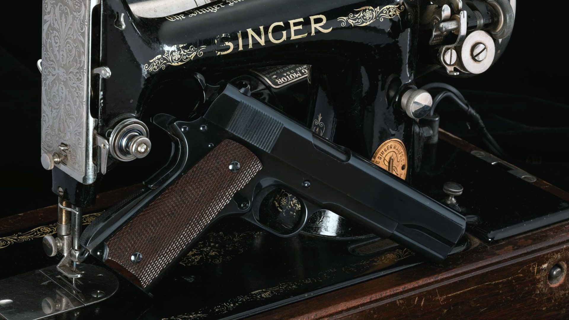 singer-pistol-1