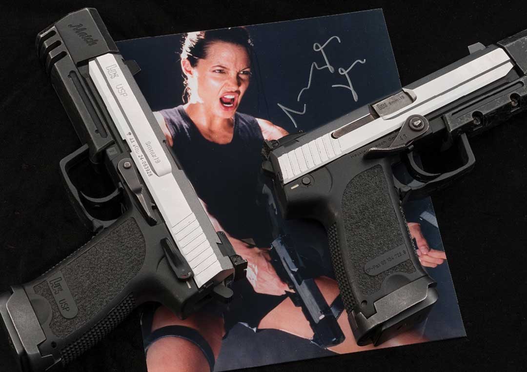 Lara-Croft-Tomb-Raider-pistols-used-in-the-2001-movie-staring-Angelina-Jolie-1