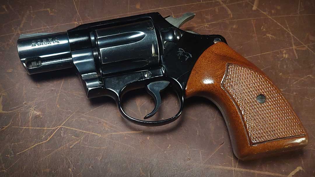 Colt-Cobra-DA-revolver
