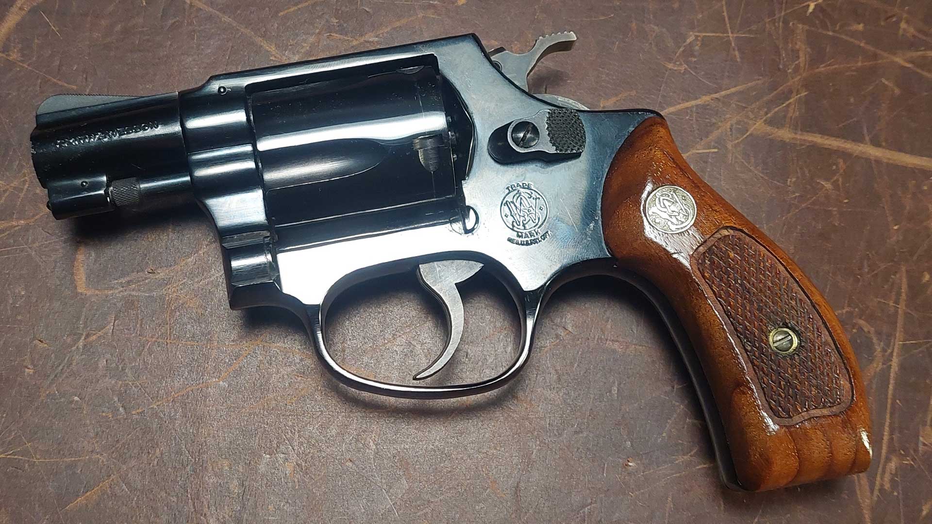 Smith-and-Wesson-Model-36-snub-nose-revolver-in-38-special