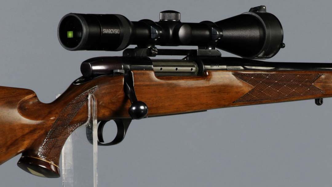 weatherby-mark-v-bolt-action-rifle-with-scope