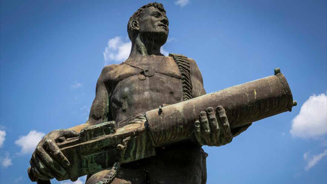 Basilone-statue