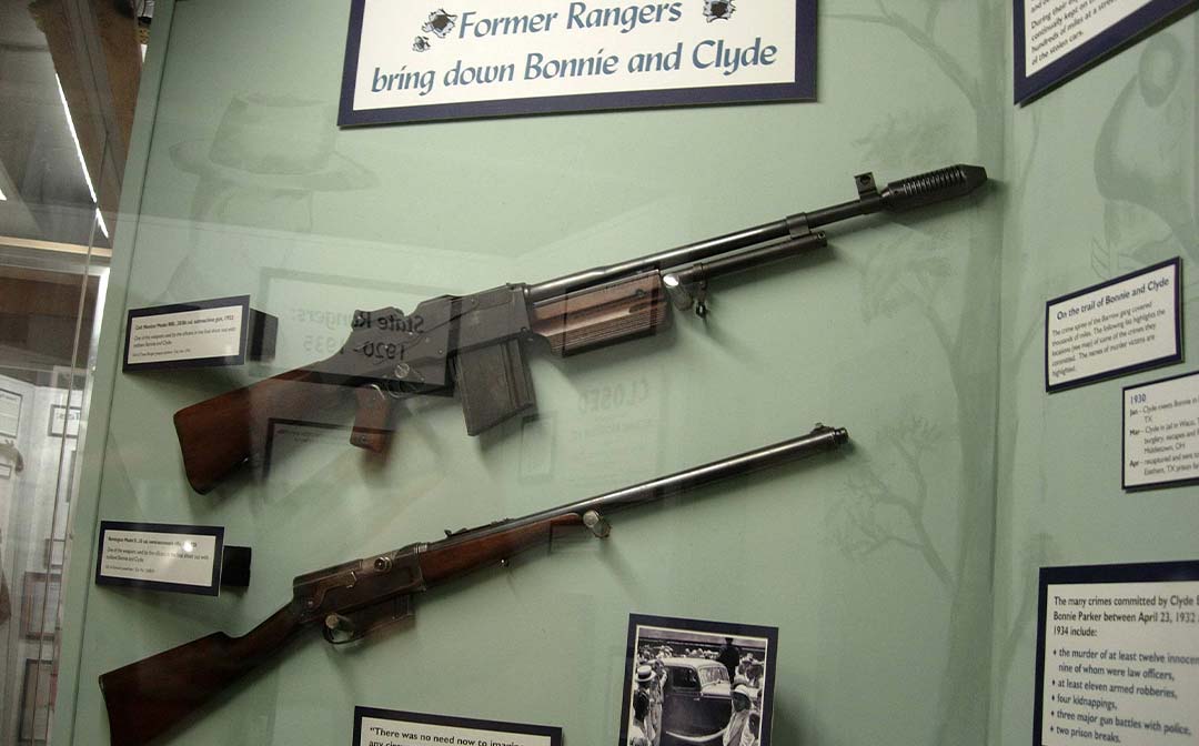 Colt-Monitor-and-Remington-Model-8-used-to-kill-Bonnie-and-Clyde