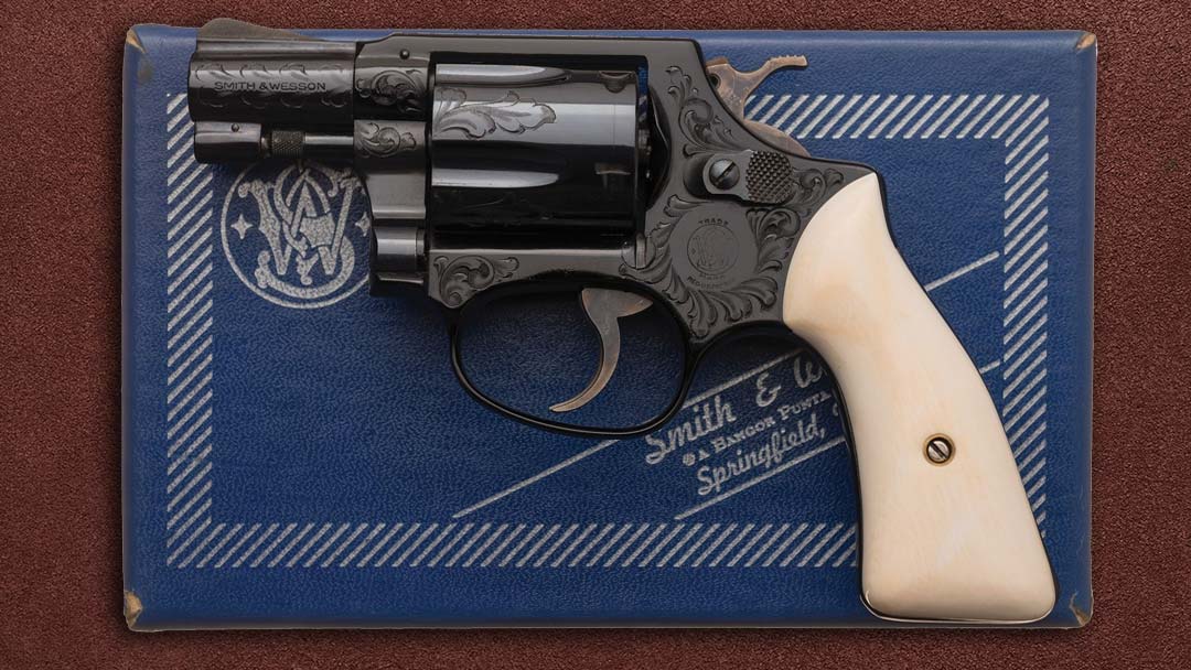 factory-engraved-sw-model-37-airweight-da-revolver-with-box