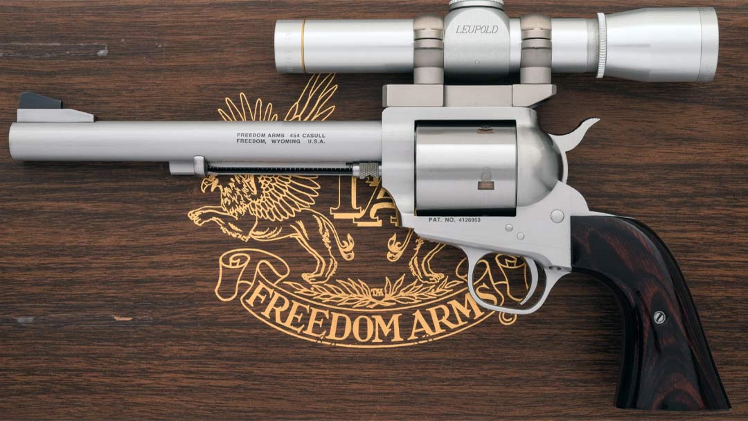 freedom-arms-454-casull-premiere-grade-revolver-box-and-scope